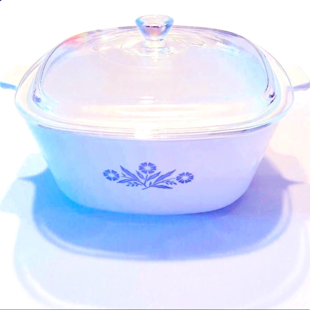 Vintage Corning ware Blue Cornflower 2 1/2 Qt dish w/ lid